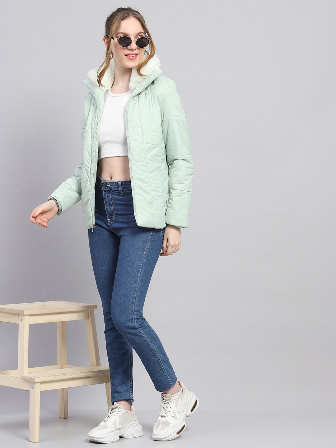 Women Green Solid Collar Full Sleeve Jacket