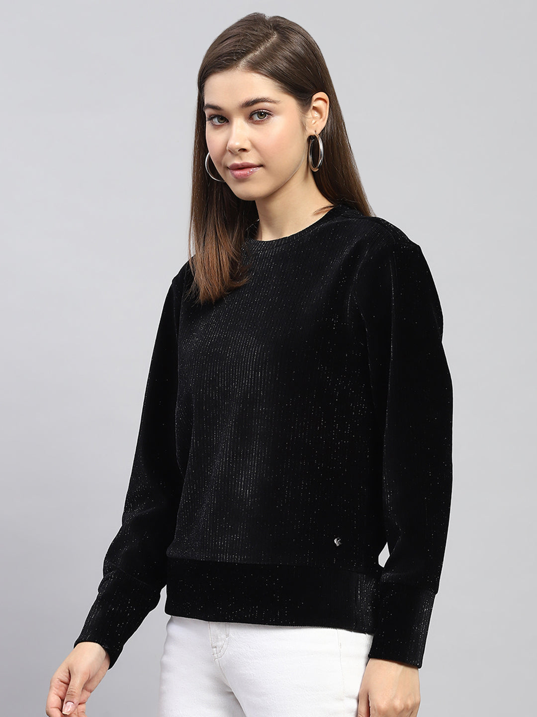 Women Black Solid Round Neck Full Sleeve Sweatshirt