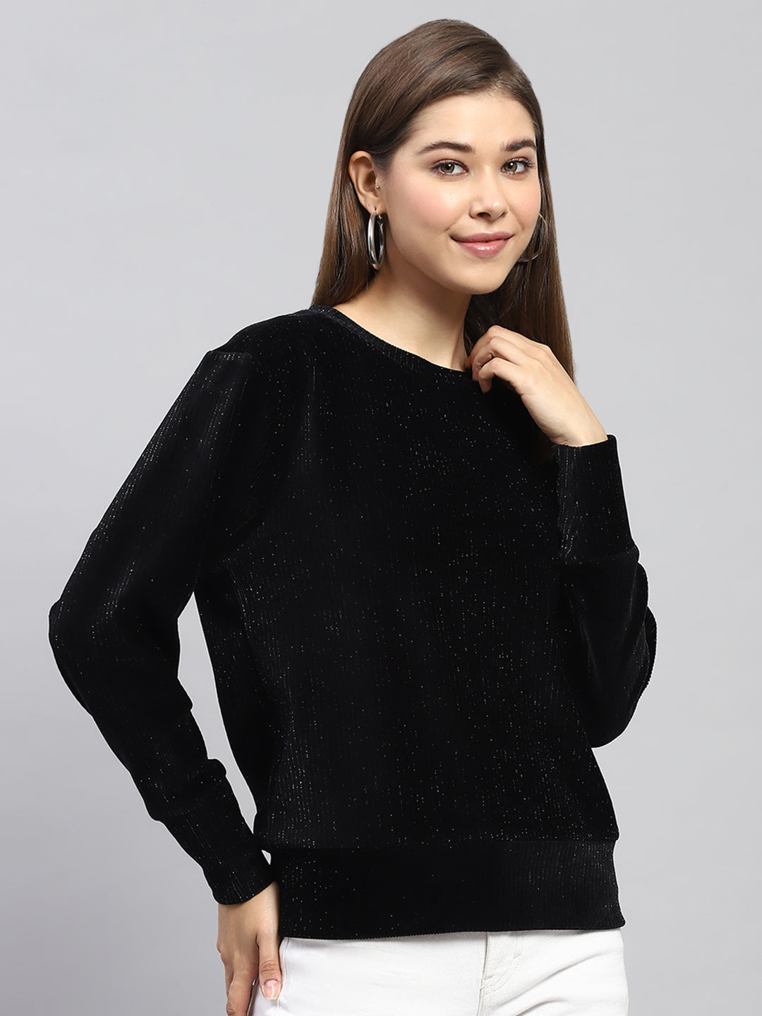 Women Black Solid Round Neck Full Sleeve Sweatshirt