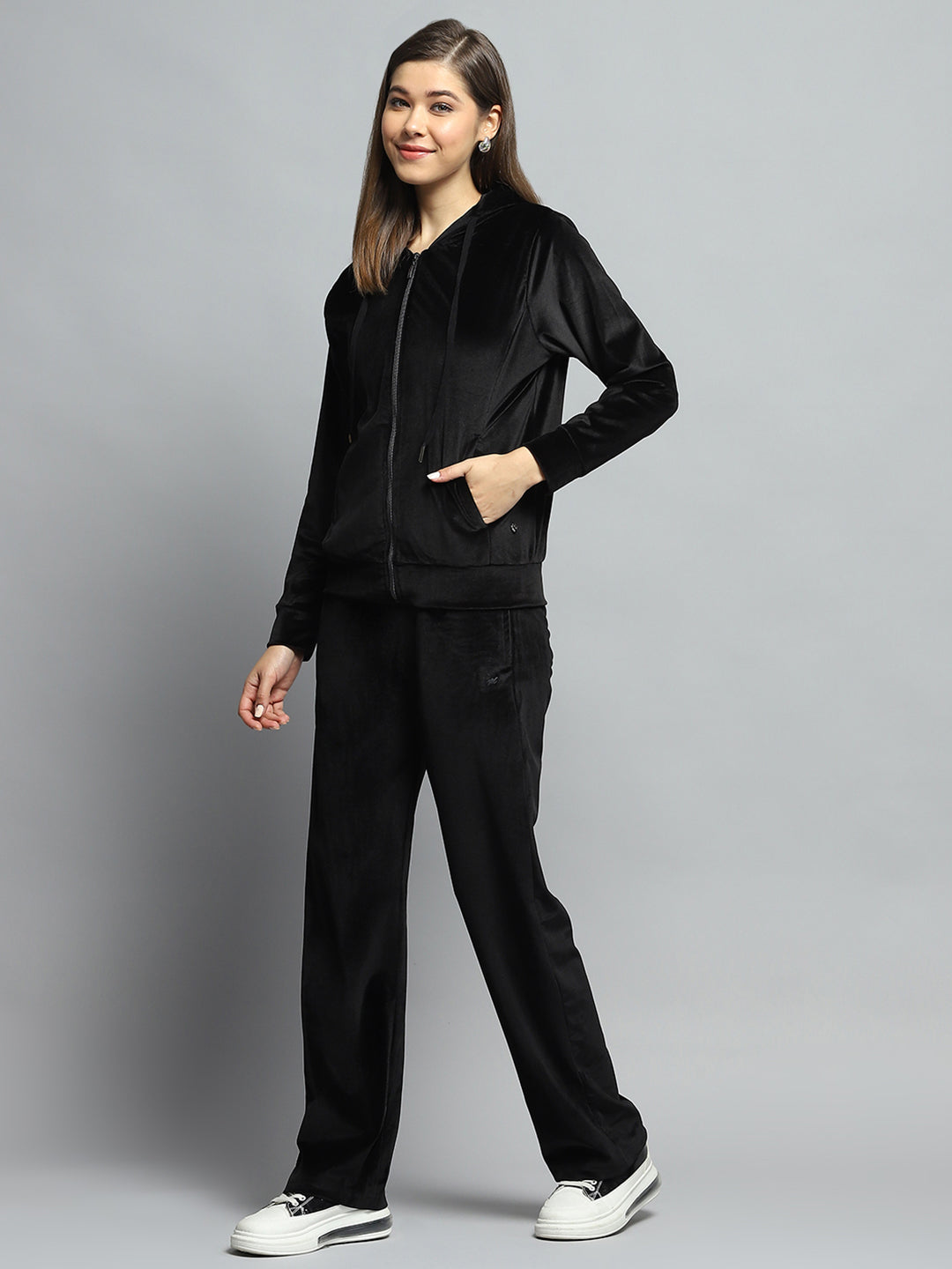 Women Black Solid Hooded Full Sleeve Tracksuit