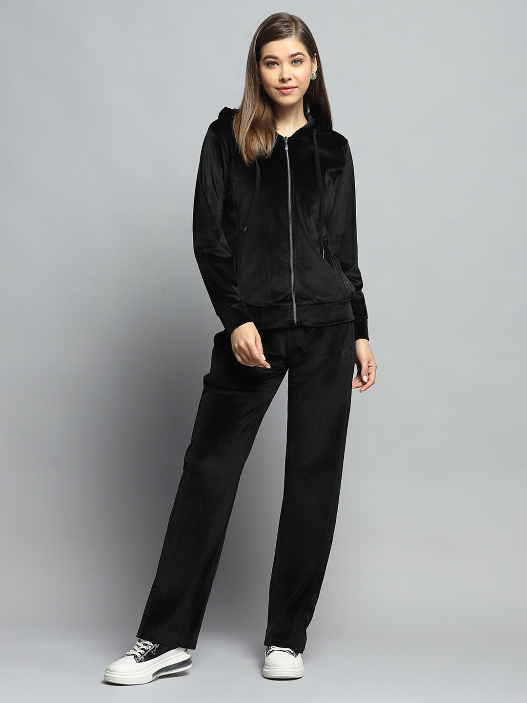 Women Black Solid Hooded Full Sleeve Tracksuit