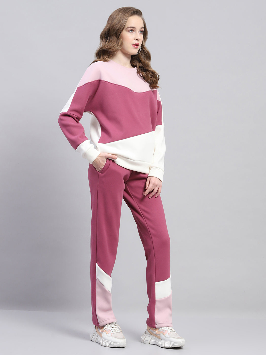 Women Pink Solid Round Neck Full Sleeve Tracksuit