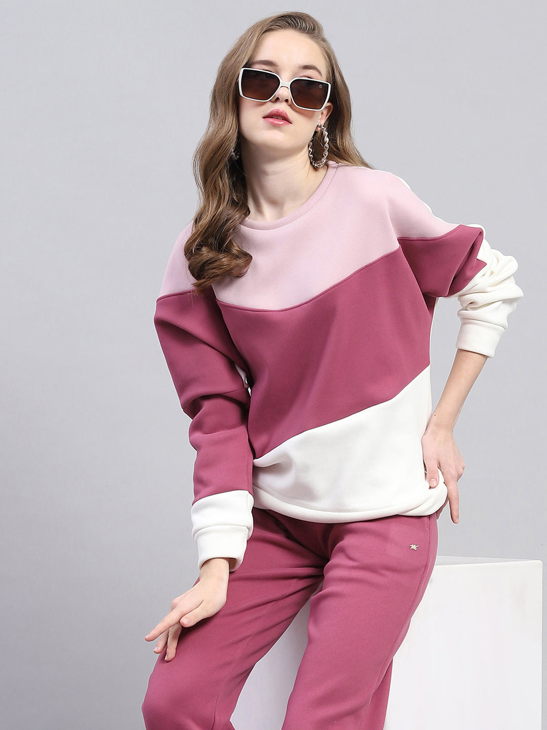 Women Pink Solid Round Neck Full Sleeve Tracksuit