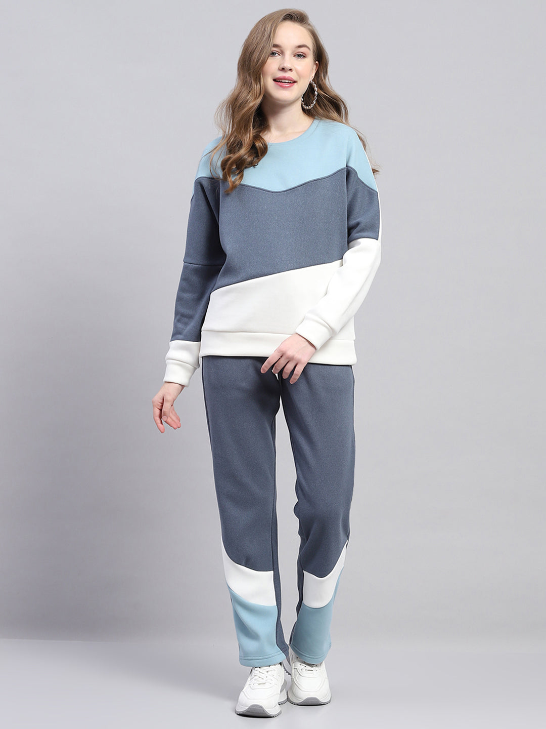 Women Blue Solid Round Neck Full Sleeve Tracksuit