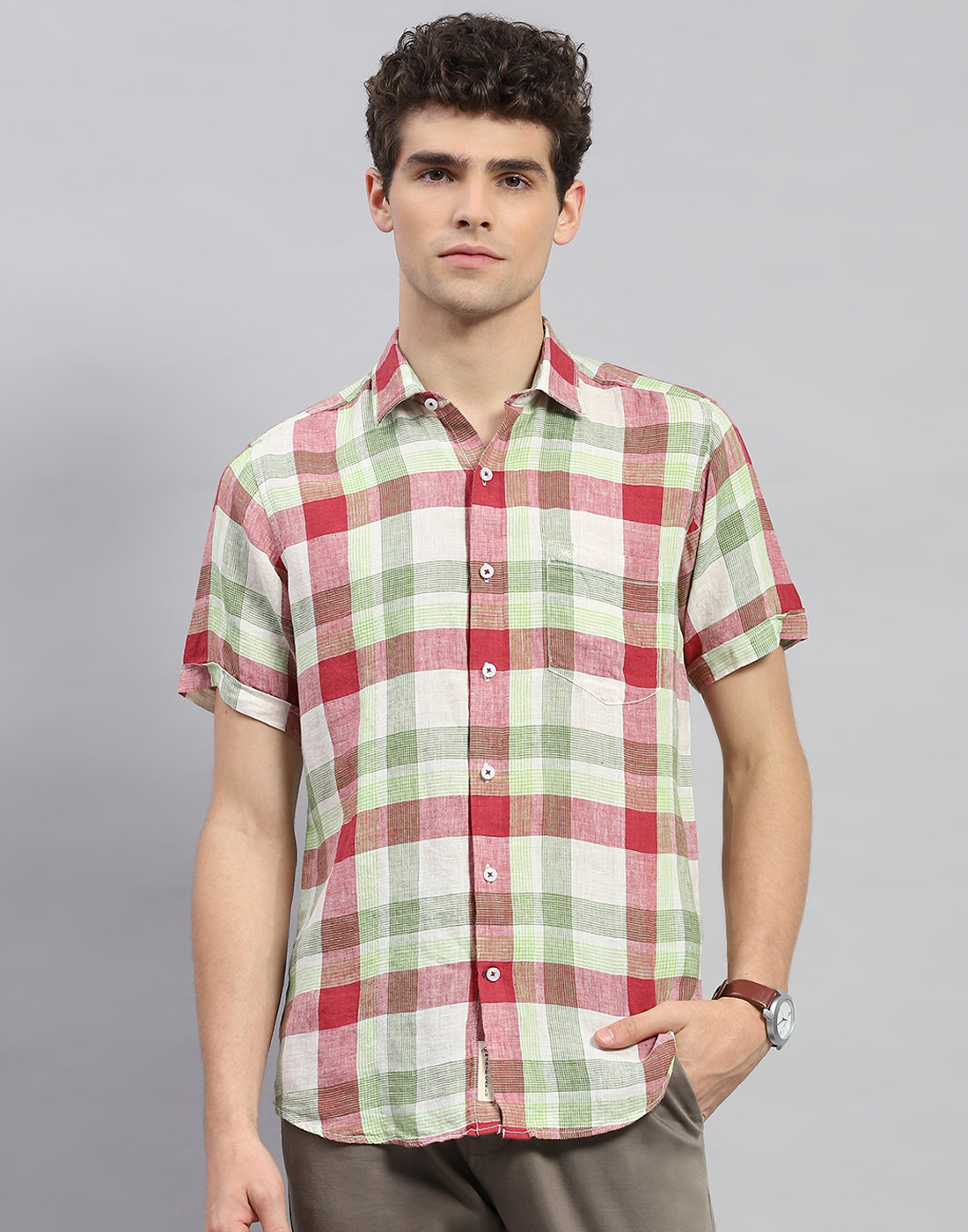 Men Red Check Collar Neck Half Sleeve Shirt