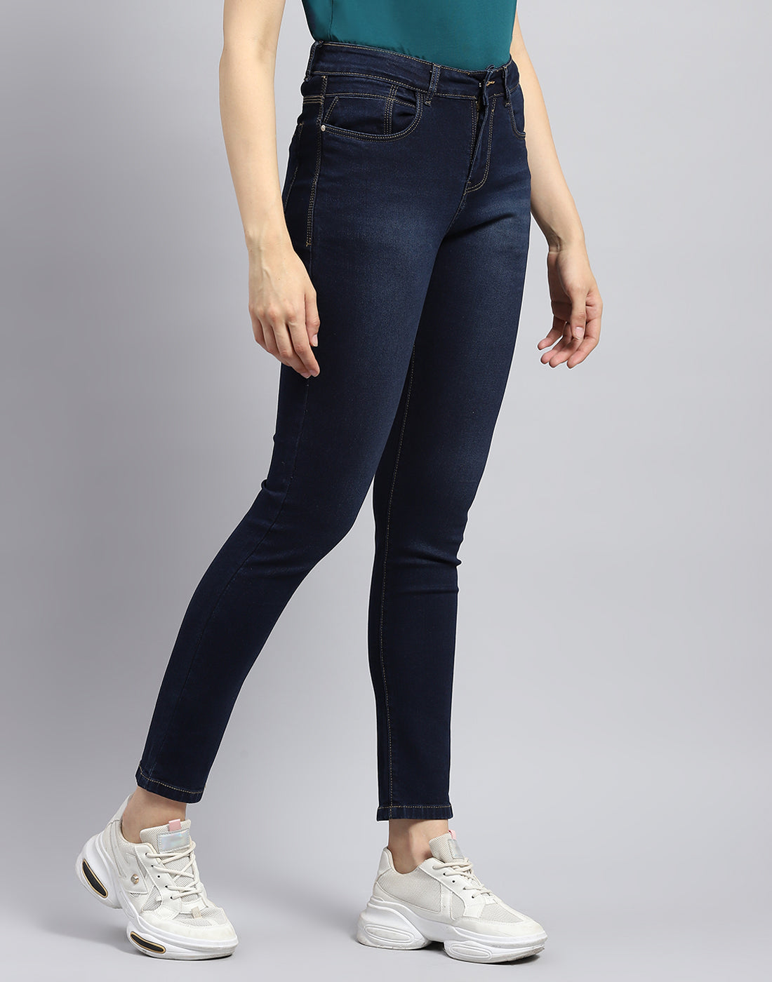 Women Blue Light Wash Slim Fit Denim