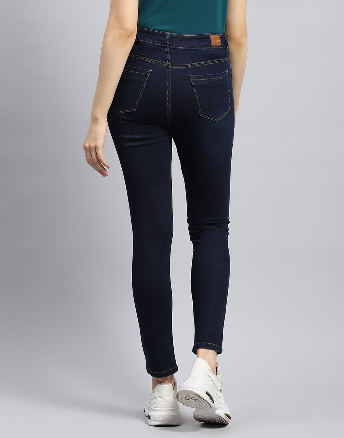 Women Blue Light Wash Slim Fit Denim