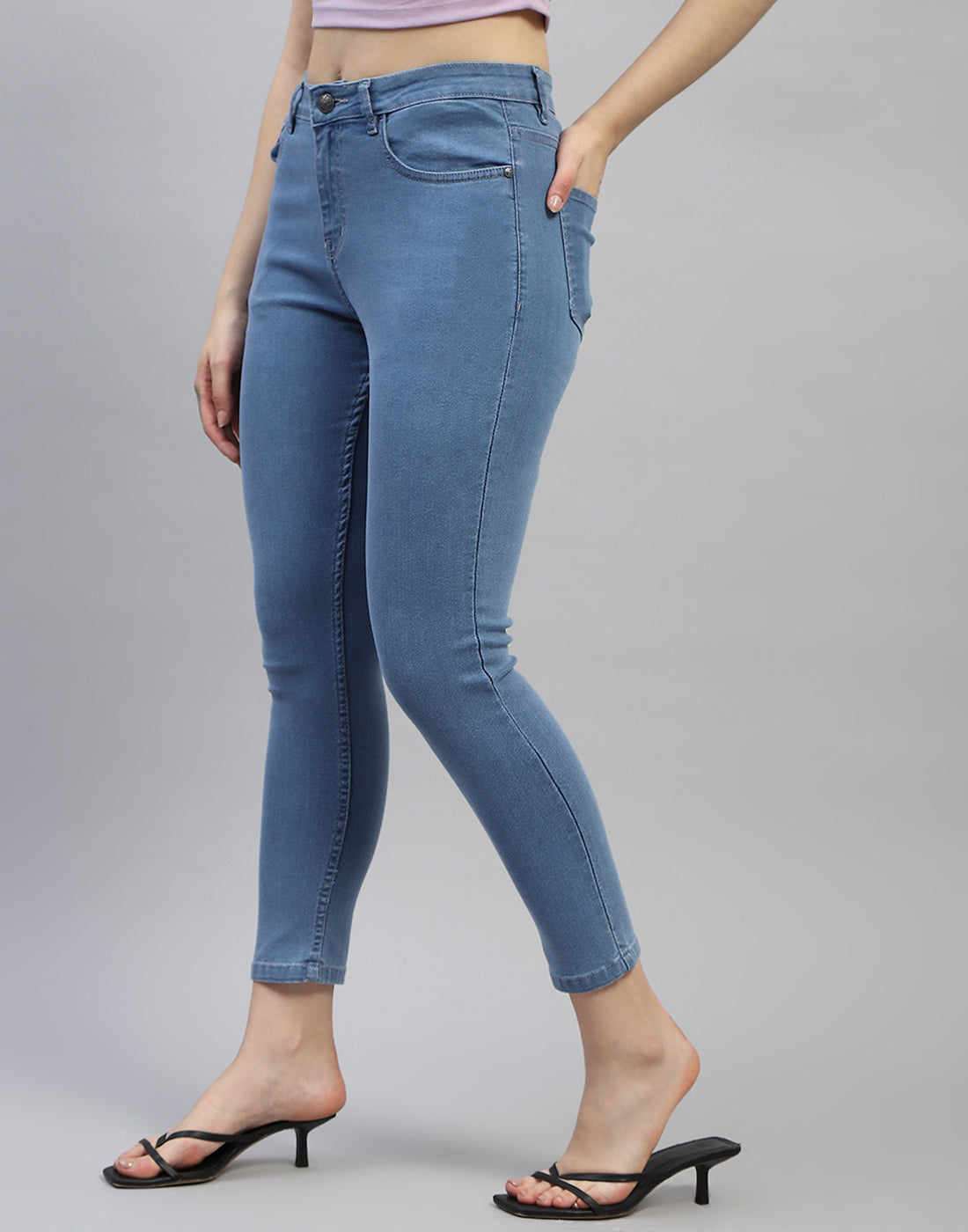 Women Blue Solid Slim Fit Denim