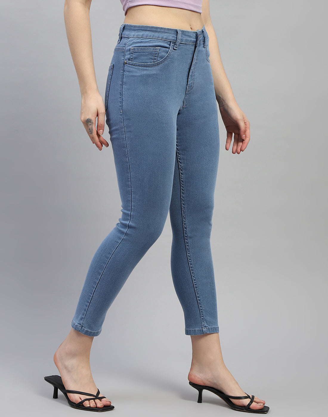 Women Blue Solid Slim Fit Denim