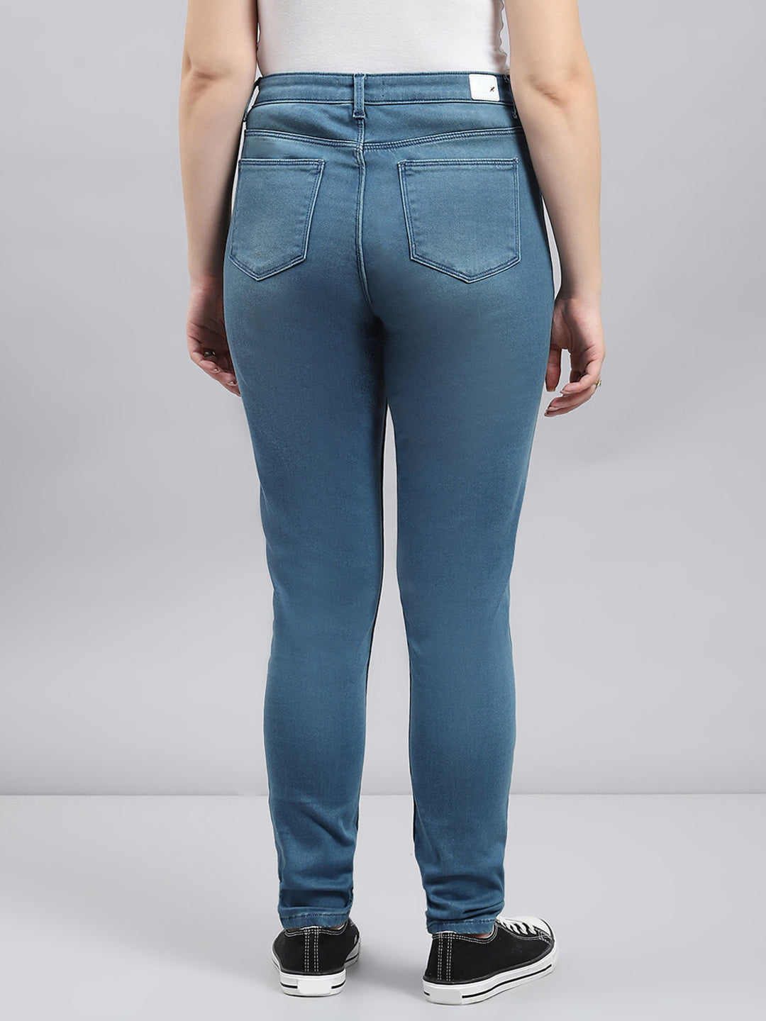 Women Blue Solid Slim Fit Denims