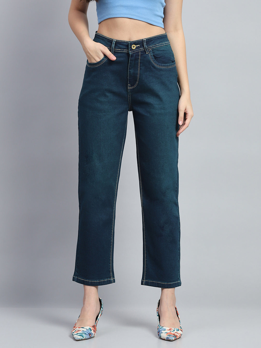 Women Blue Solid Straight Fit Denim