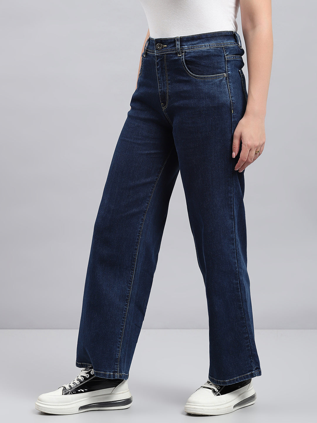 Women Blue Solid Regular Fit Denims