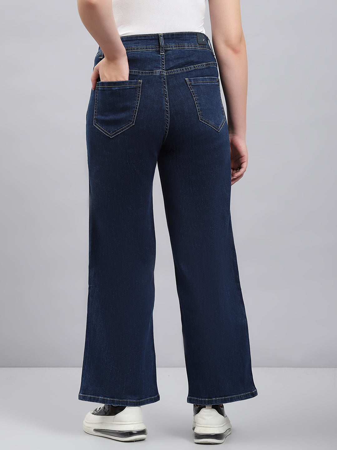 Women Blue Solid Regular Fit Denims