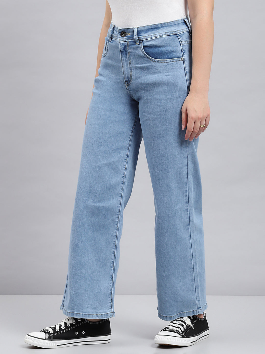 Women Blue Solid Regular Fit Denims