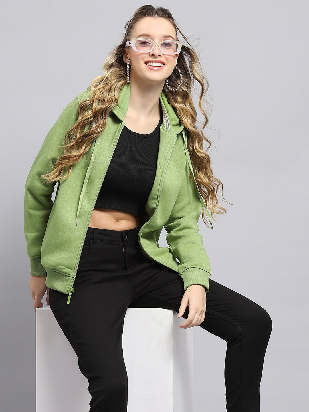 Women Green Solid Hooded Full Sleeve Sweatshirt