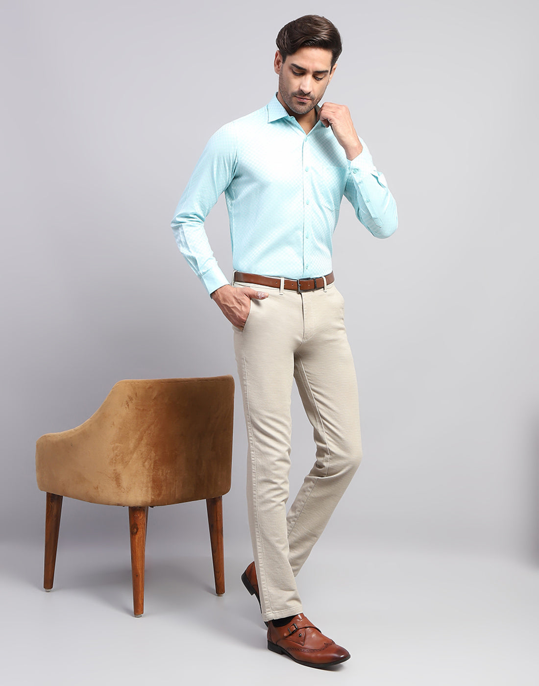 Men Beige Solid Smart Fit Trouser