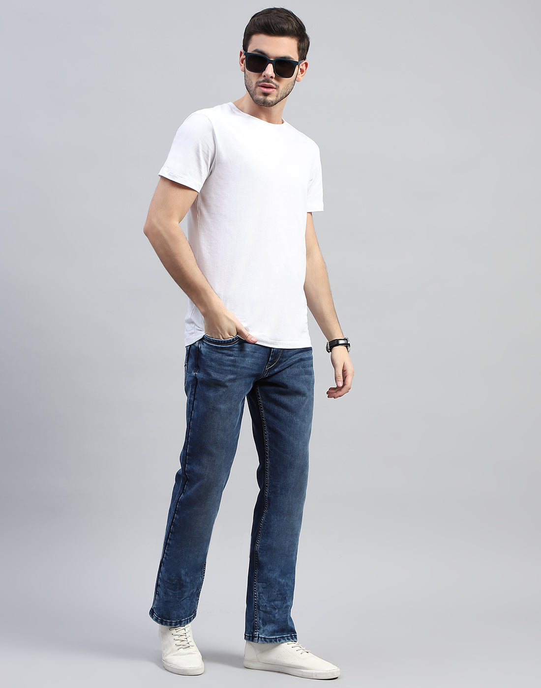 Men Blue Solid Straight Fit Denim