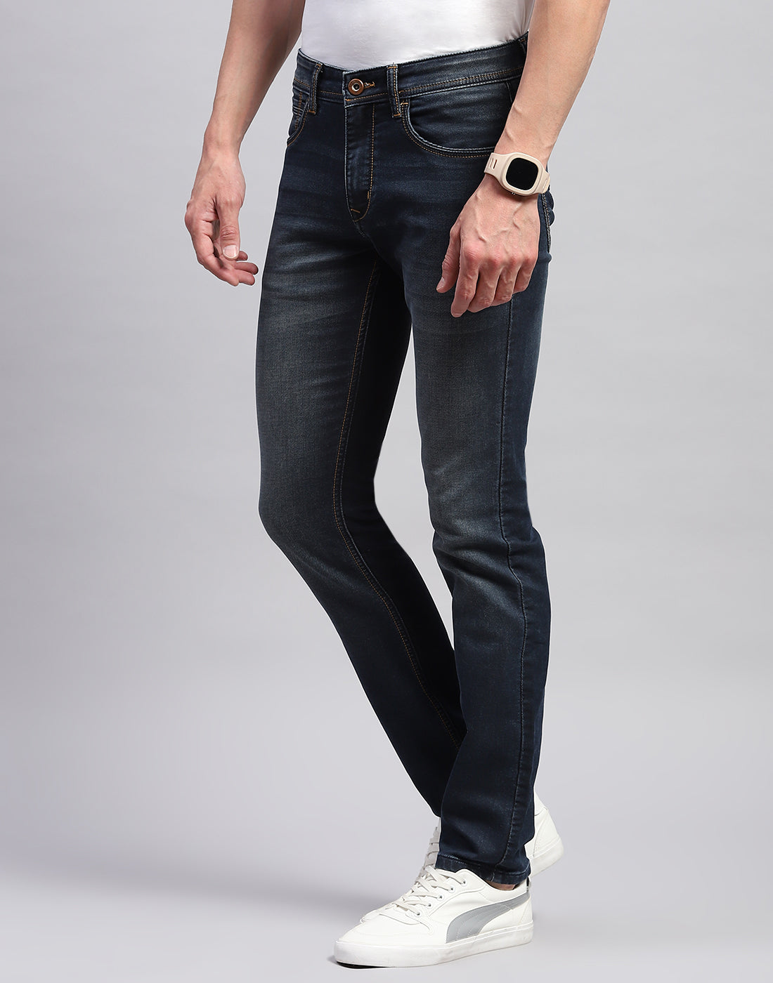 Men Blue Light Wash Narrow Fit Denim