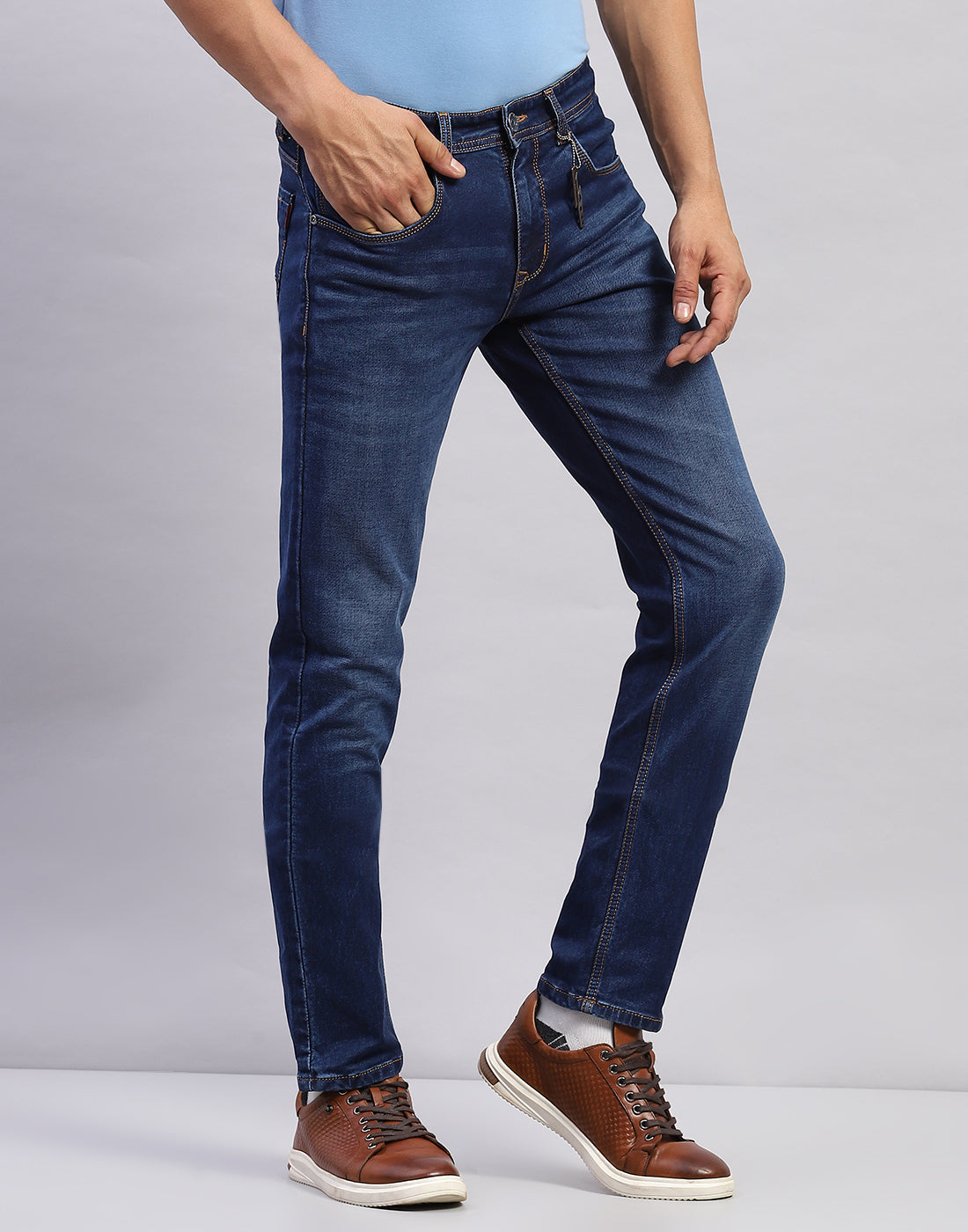 Men Blue Light Wash Narrow Fit Denim