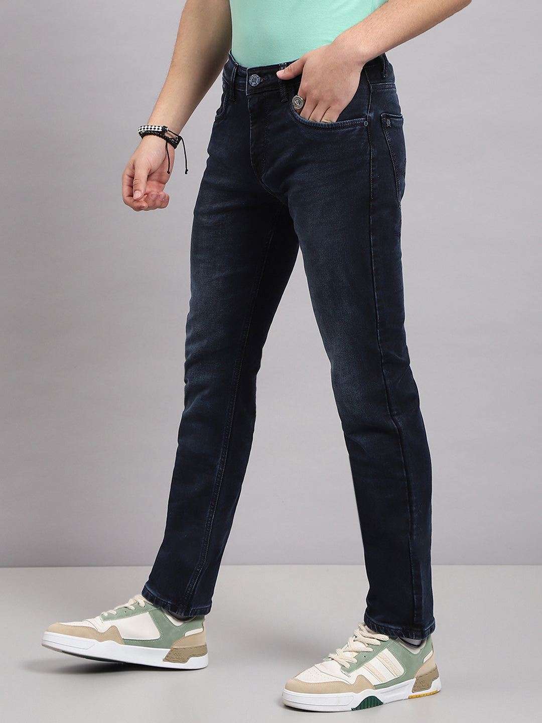 Men Blue Solid Narrow Fit Denim