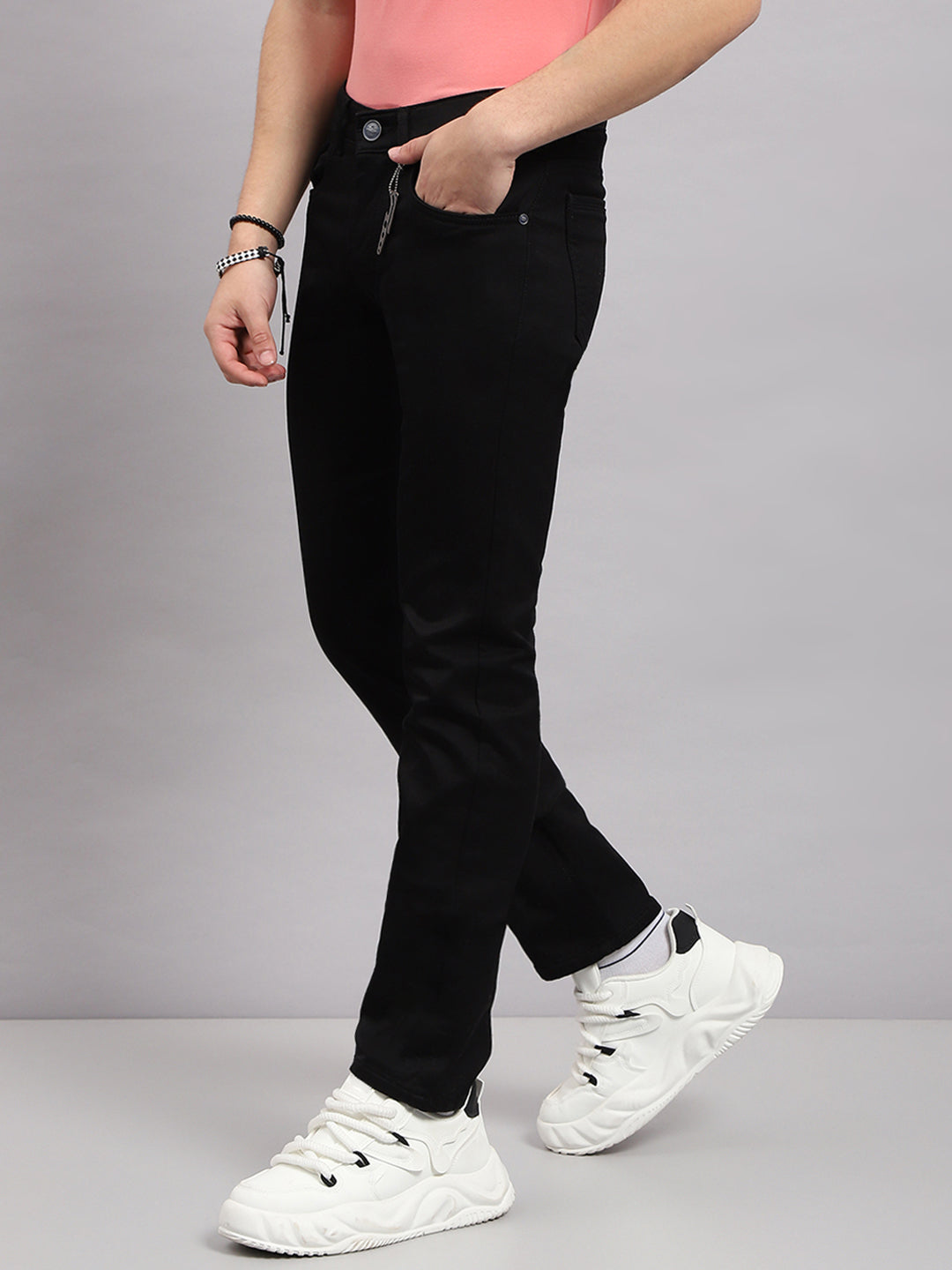 Men Black Solid Narrow Fit Denim