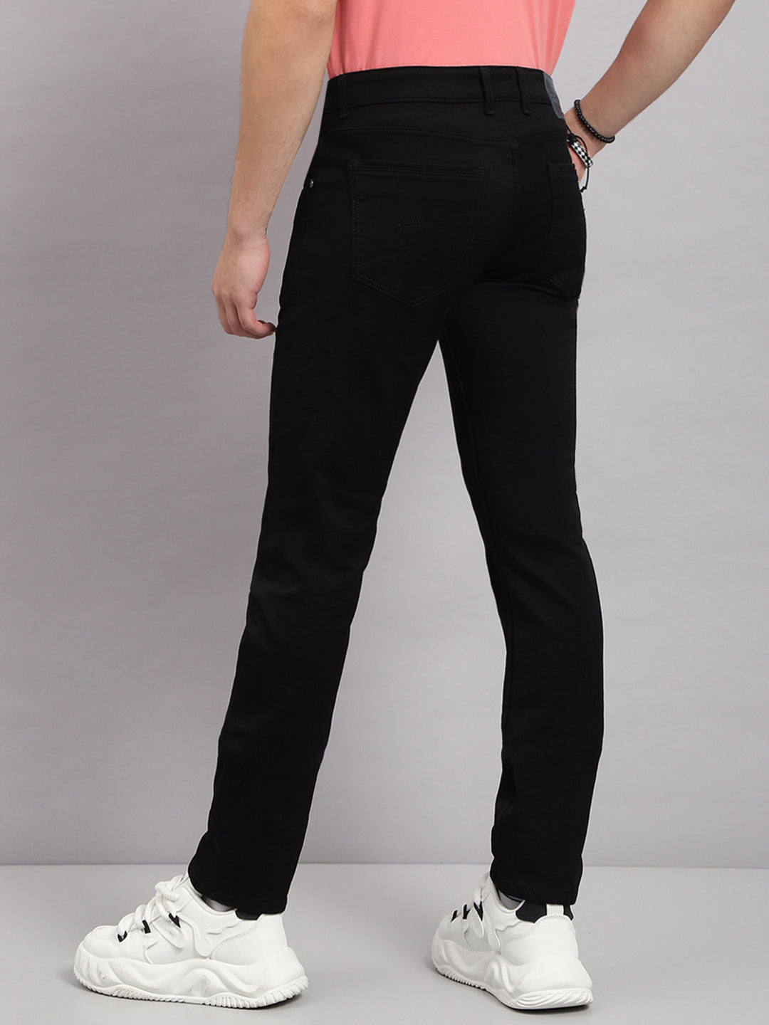 Men Black Solid Narrow Fit Denim