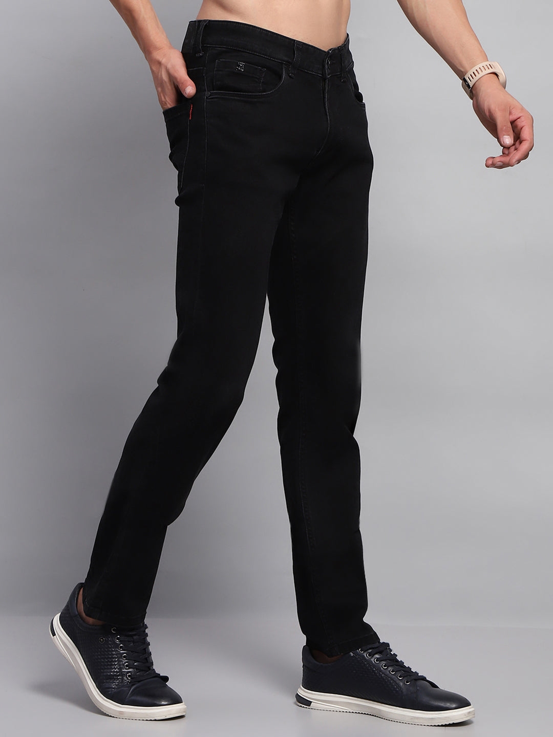 Men Black Solid Narrow Fit Denim