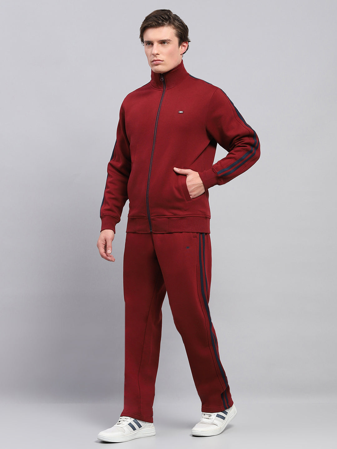 Men Maroon Solid Mock Neck Full Sleeve Winter Tracksuit