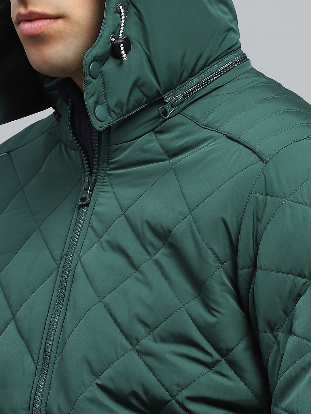 Men Green Solid Hooded Full Sleeve Jacket