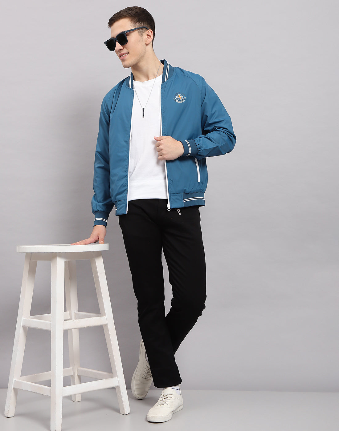 Men Blue Solid Mock Neck Full Sleeve Jacket