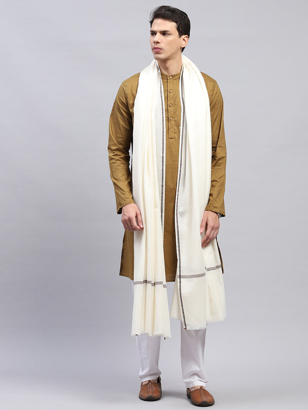 Men White Solid Lohi Shawl