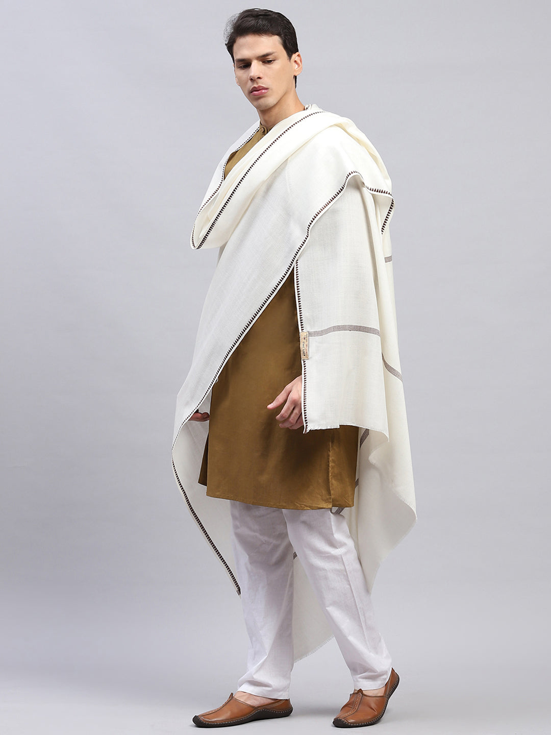 Men White Solid Lohi Shawl