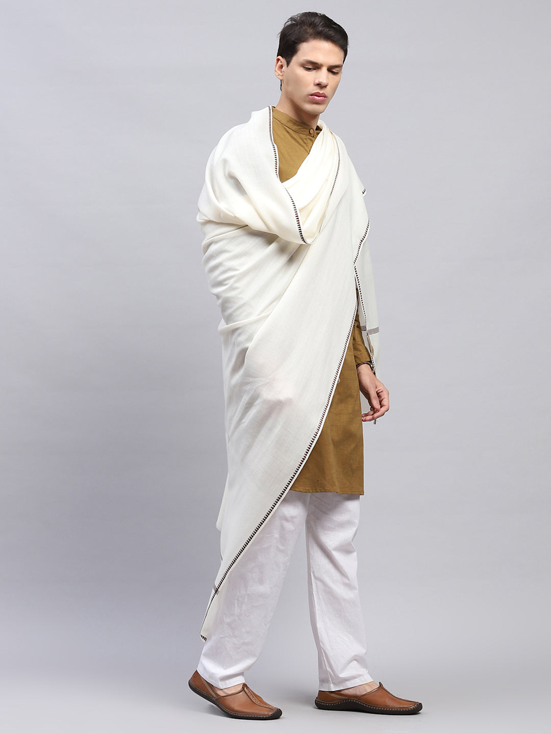 Men White Solid Lohi Shawl