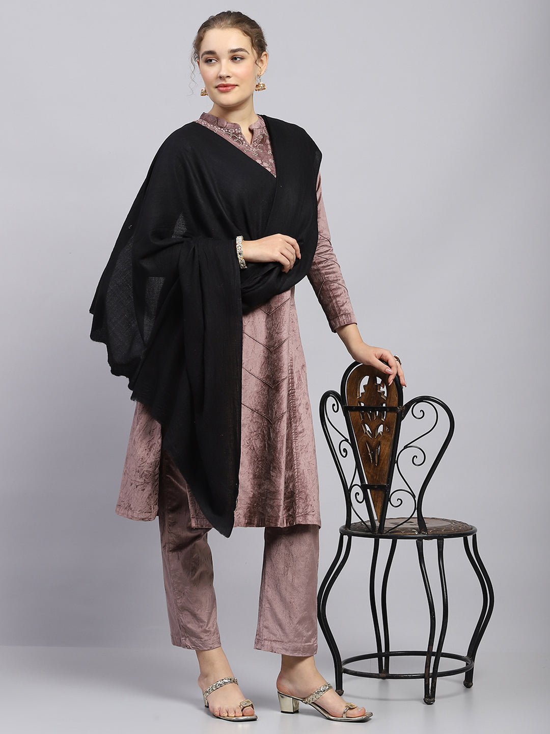 Women Black Solid Shawl