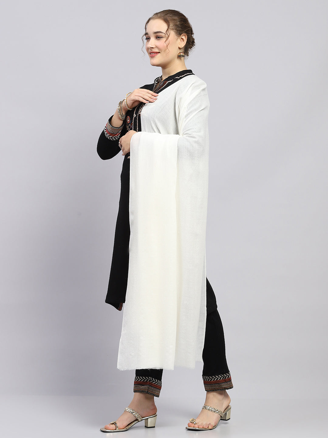 Women White Solid Shawl