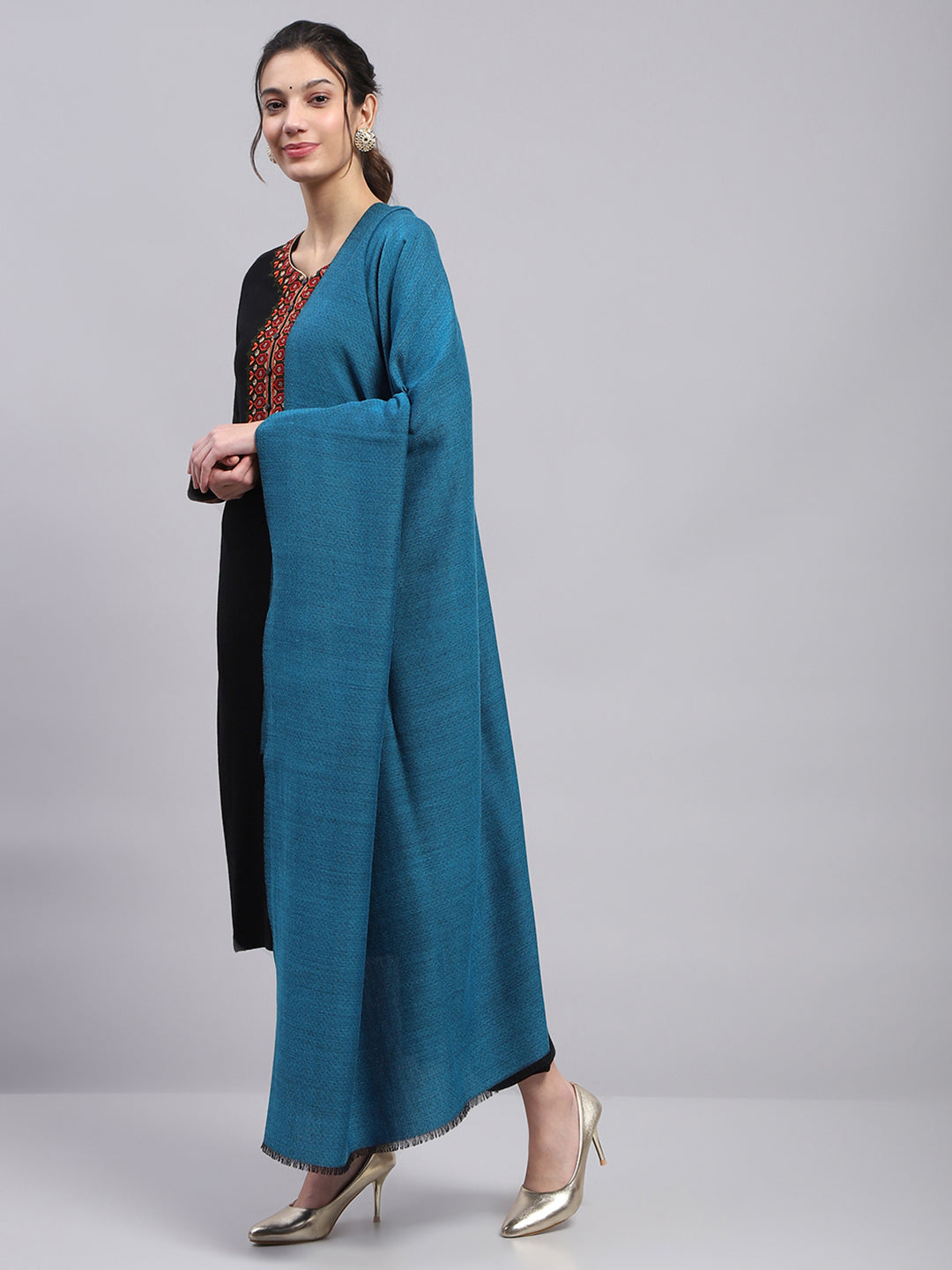 Women Blue Solid Reversible Shawl