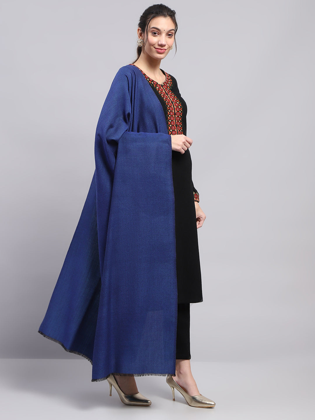 Women Blue Solid Reversible Shawl