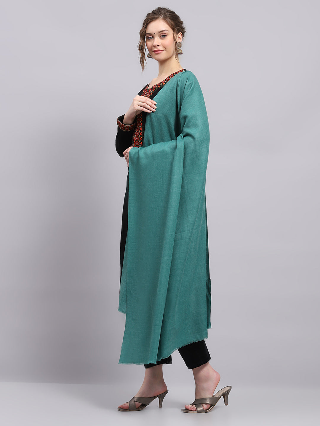 Women Green Solid Shawl