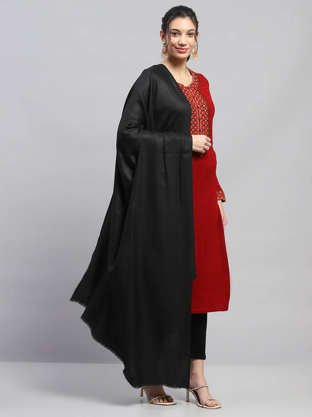 Women Black Solid Reversible Shawl