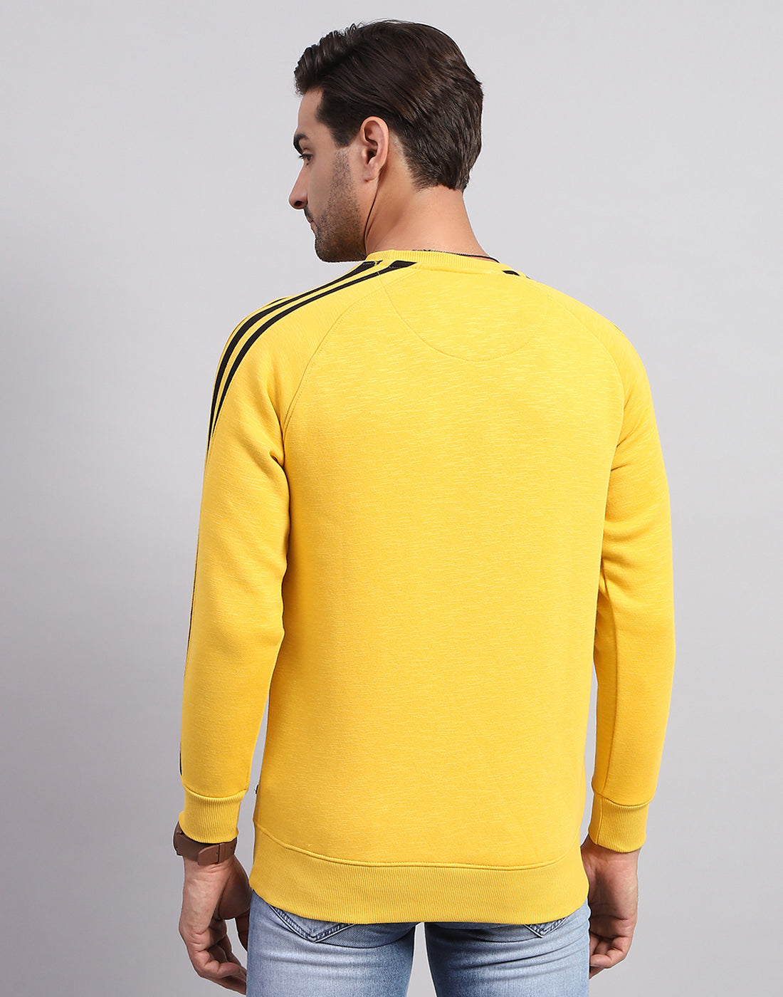 Men Yellow Solid Round Neck Half Sleeve Sweatshirt