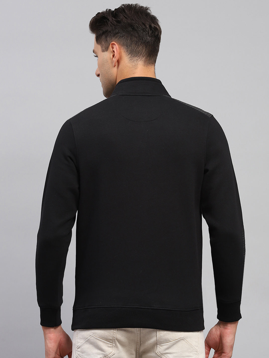 Men Black Solid Mock Neck Full Sleeve Sweatshirt