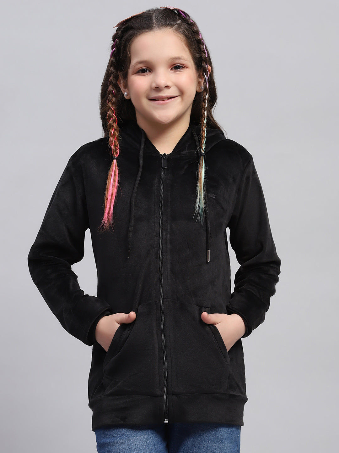 Girls Black Solid Hooded Full Sleeve Sweatshirt