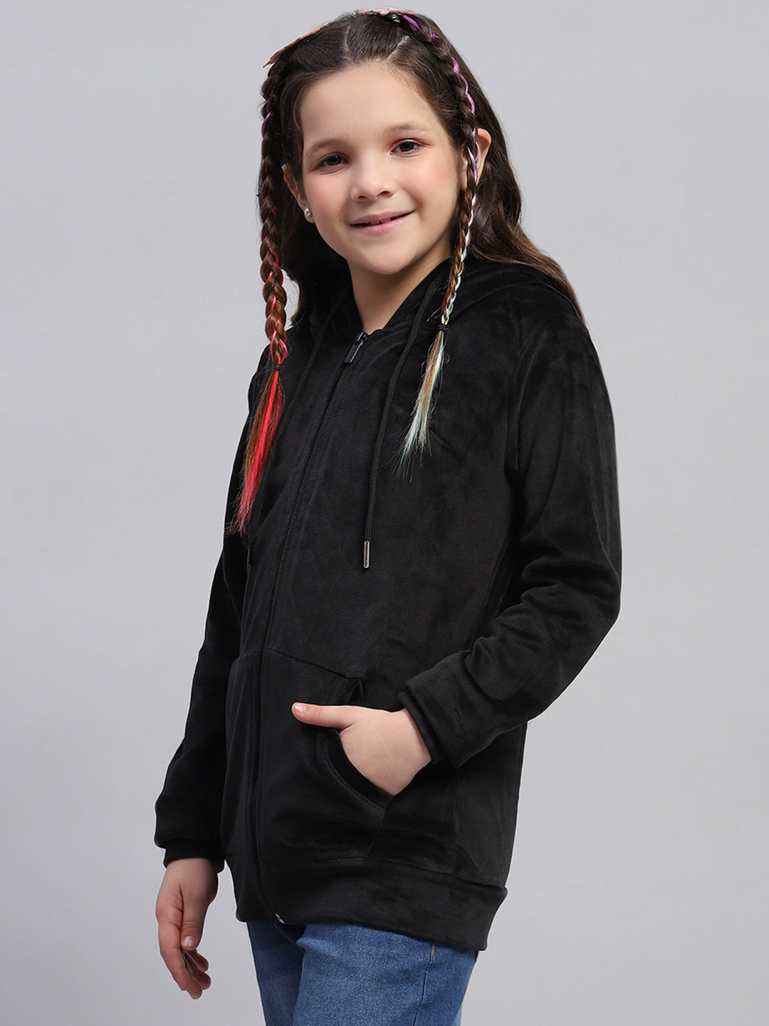 Girls Black Solid Hooded Full Sleeve Sweatshirt