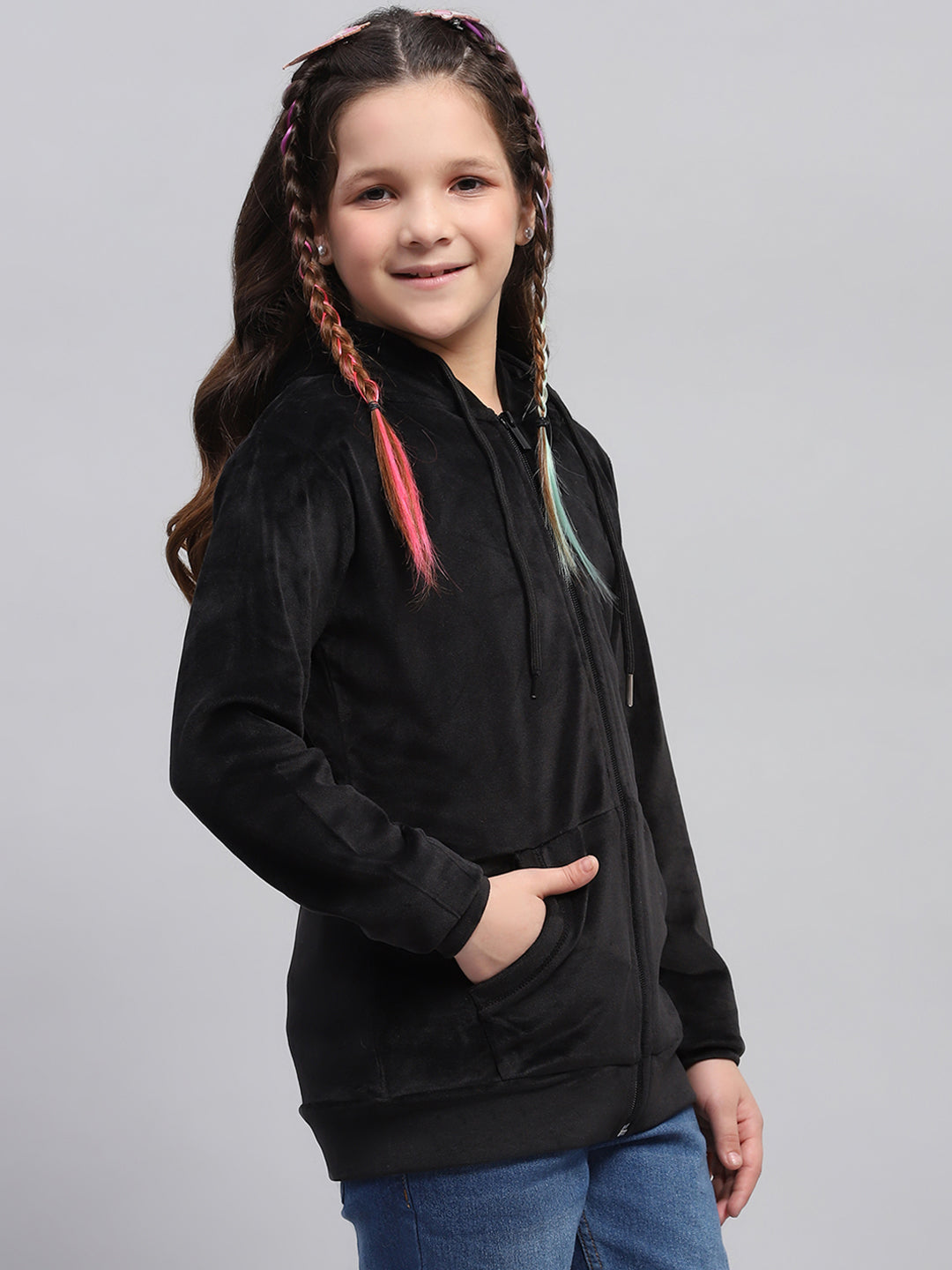 Girls Black Solid Hooded Full Sleeve Sweatshirt