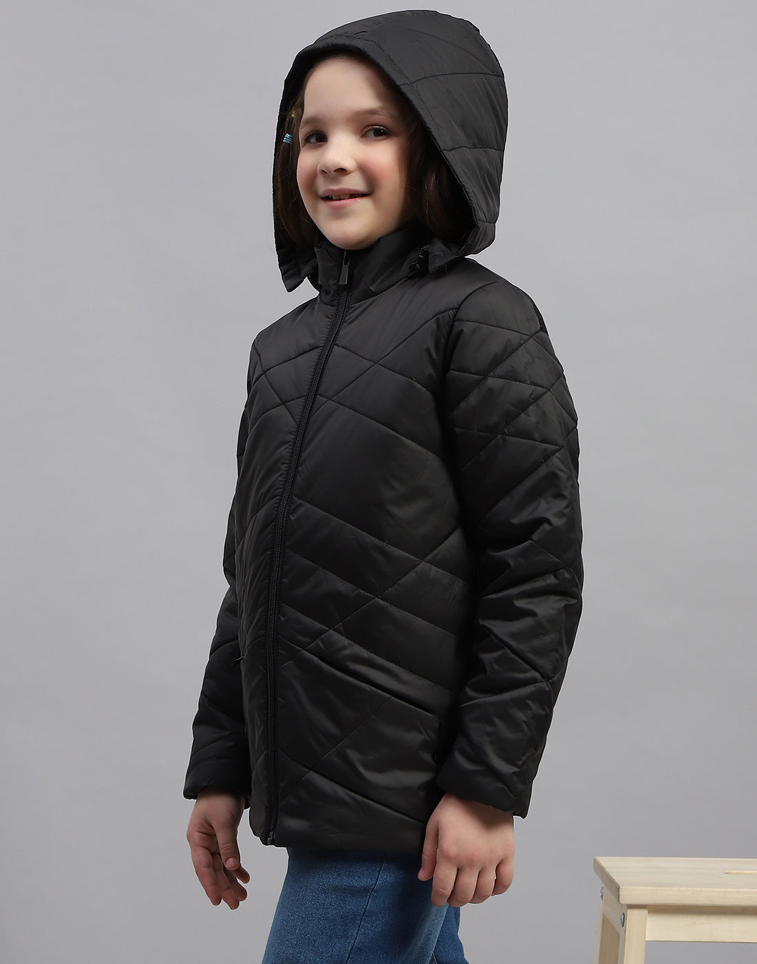 Girls Black Solid Hooded Full Sleeve Jacket