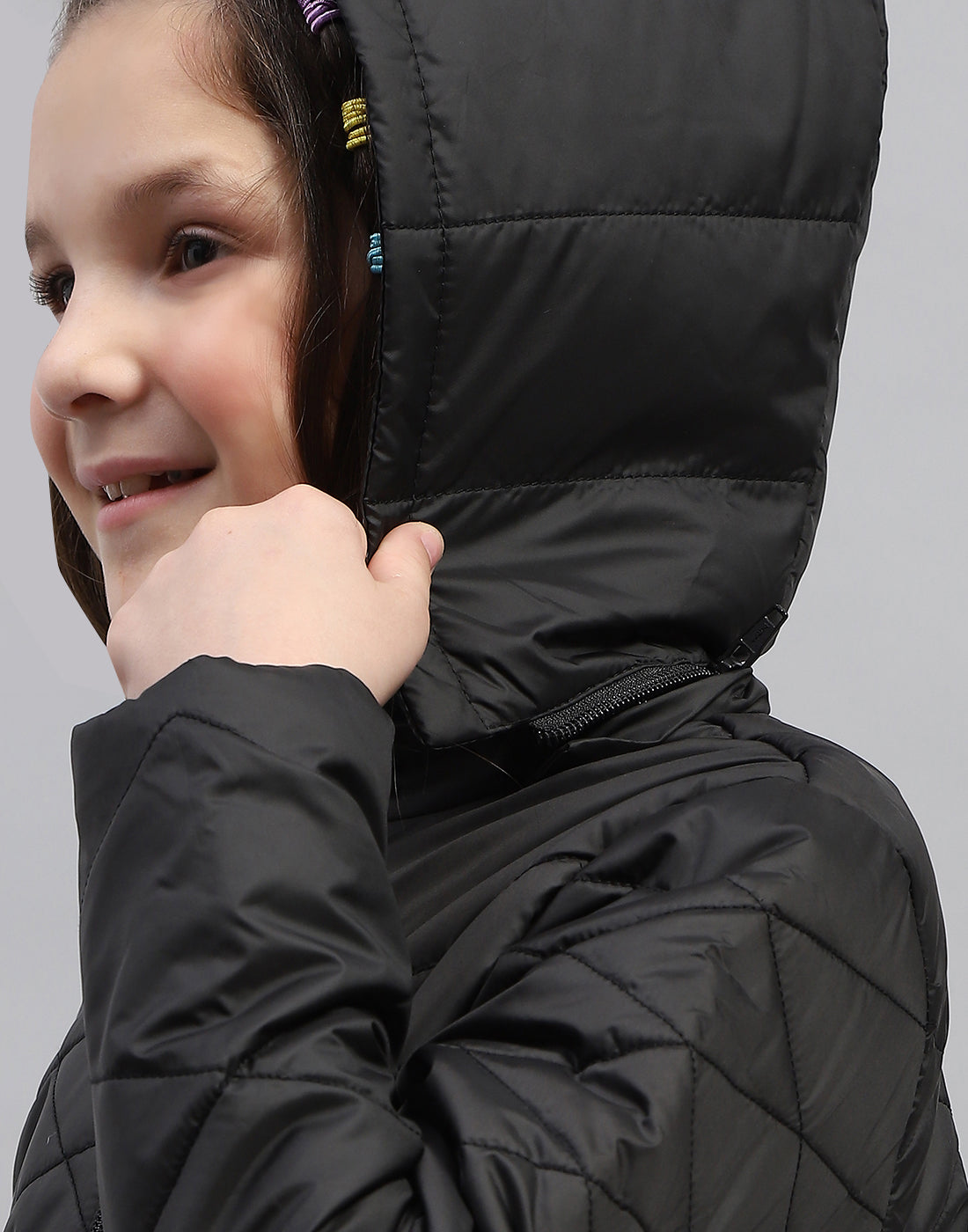 Girls Black Solid Hooded Full Sleeve Jacket