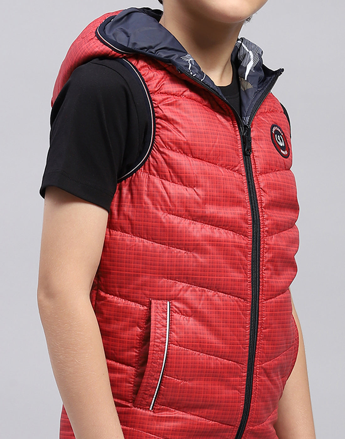 Boys Red Printed Hooded Sleeveless Jacket