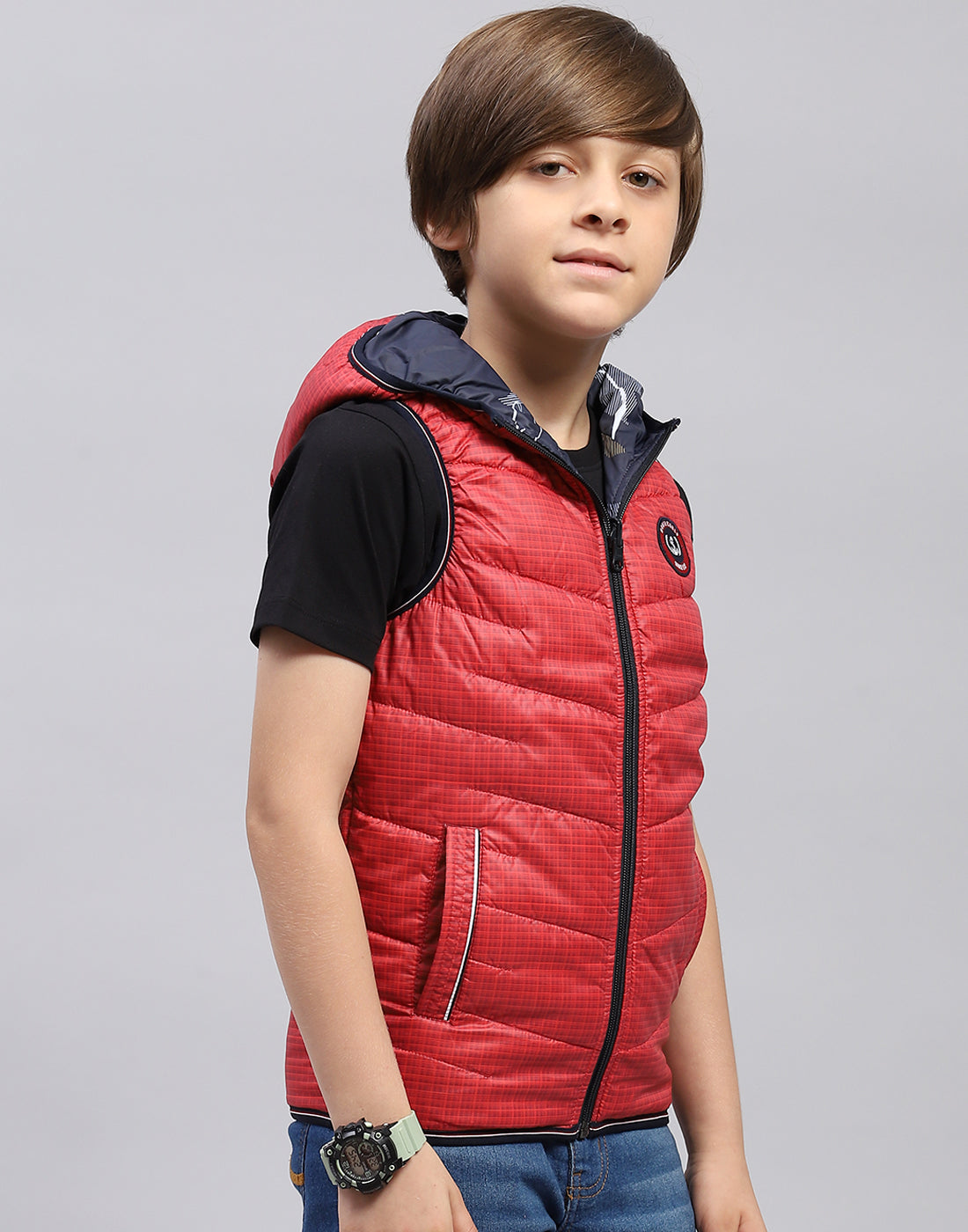 Boys Red Printed Hooded Sleeveless Jacket