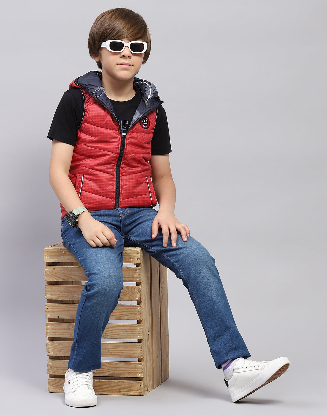 Boys Red Printed Hooded Sleeveless Jacket