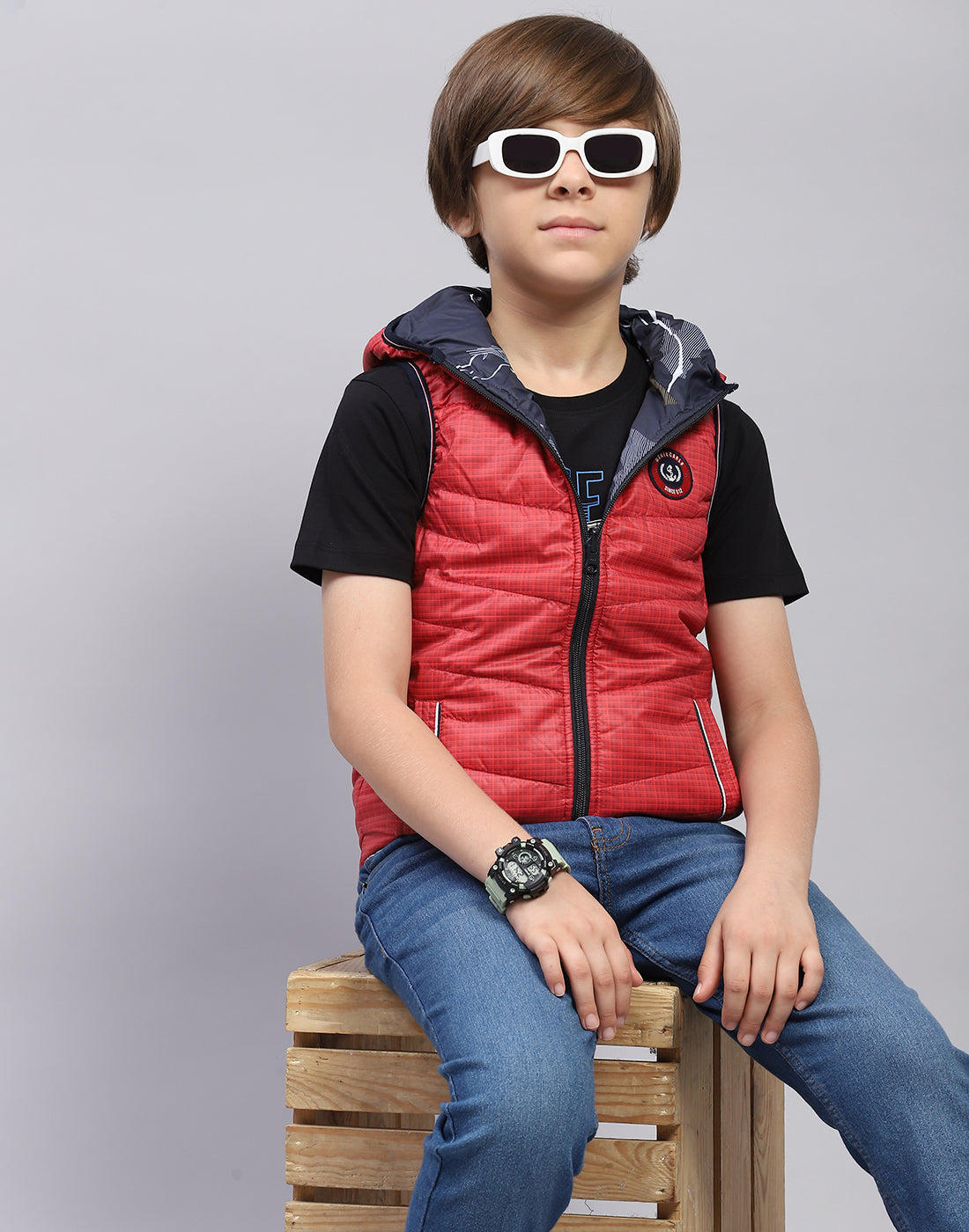 Boys Red Printed Hooded Sleeveless Jacket